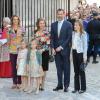 Sofia d'Espagne, Felipe et Letizia avec leurs filles Leonor et Sofia, et l'infante Elena représentaient la famille royale lors de la traditionnelle messe de Pâques à la cathédrale de Palma de Majorque, le 31 mars 2013.
