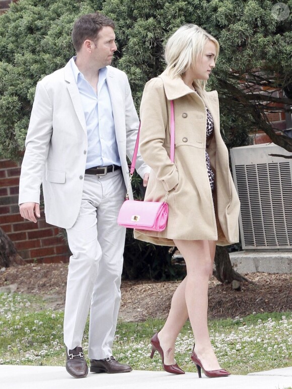 Jamie Lynn Spears, la petite soeur de Britney Spears avec son fiancé lors de la messe de Pâques à Kentwood, en Louisiane, le 31 mars 2013.