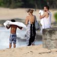 Heidi Klum, son petit ami Martin Kirsten et son fils Henry sur la plage à Hawaï, le 1er avril 2013. Le petit garçon a échappé à la noyade.