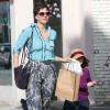 Exclu - Maggie Gyllenhaal et sa fille dans les rues de Beverly Hills, le 1er avril 2013.