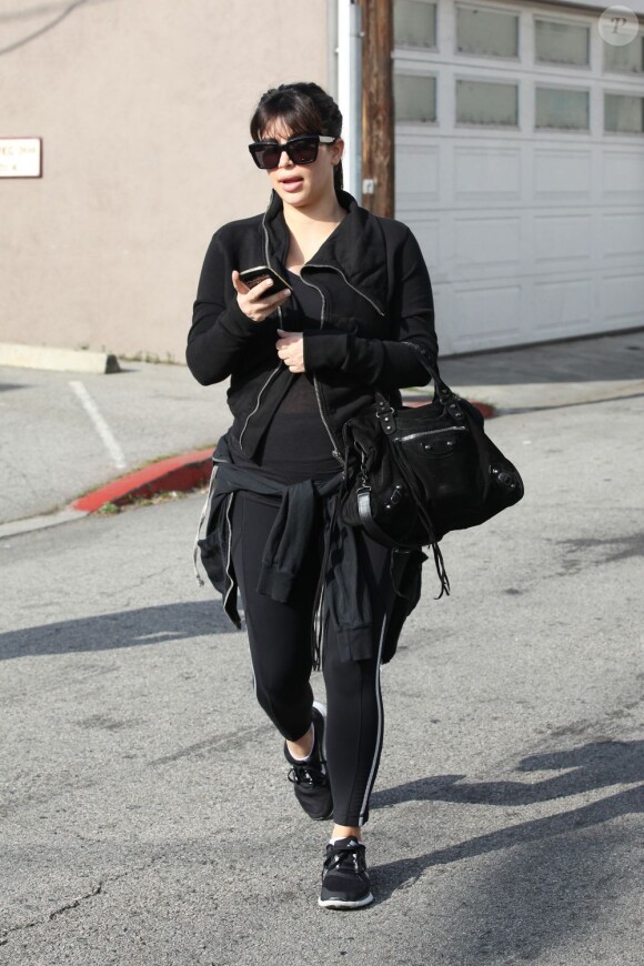 Kim Kardashian se rend de bon matin à une séance de sport à Studio City, le 5 avril 2013.
