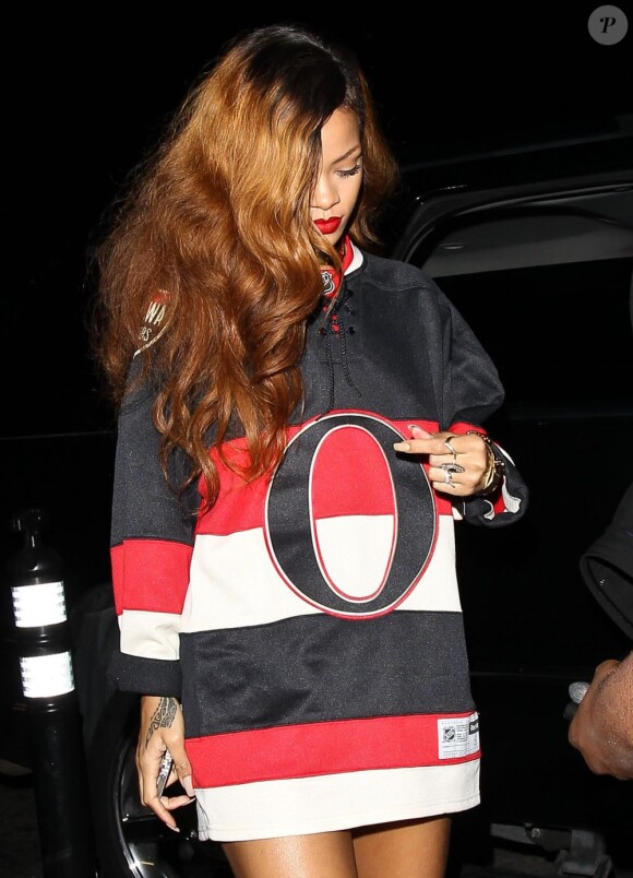 Rihanna quitte le Greystone Manor à West Hollywood. Le 7 avril 2013.