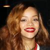 Rihanna, tout sourire à la veille de son concert au Staples Center à Los Angeles, quitte la boîte de nuit Greystone Manor avec sa meilleure amie Melissa Forde. West Hollywood, le 7 avril 2013.