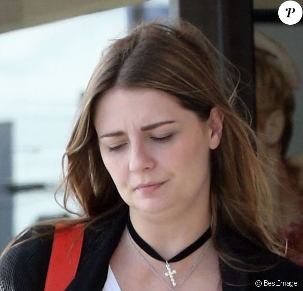 Mischa Barton de sortie au centre commercial Sunset Plaza à Los Angeles, le 8 avril 2013.