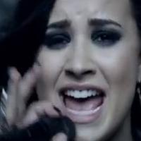 Demi Lovato : Rockeuse sexy qui déborde d'énergie pour ''Heart Attack''