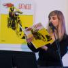 Barbara Carlotti profitait de la cérémonie du 1er Prix Fnac de la BD, attribué à Riff Reb's pour Le Loup des mers, pour présenter avec Christophe Blain leur bande dessinée musicale La Fille, à Paris le 9 avril 2013.