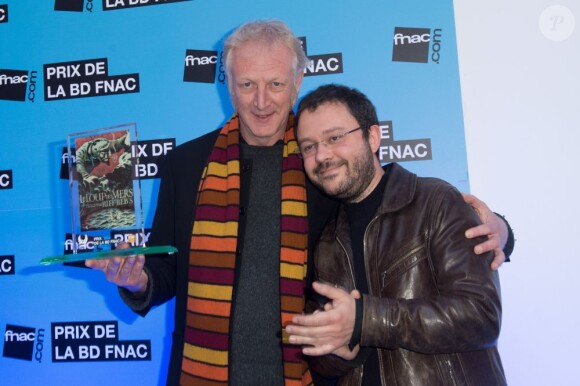 Riff Reb's et Riad Sattouf lors de la cérémonie du 1er Prix de la BD Fnac, attribué à Riff Reb's pour Le Loup des mers, à Paris le 9 avril 2013.