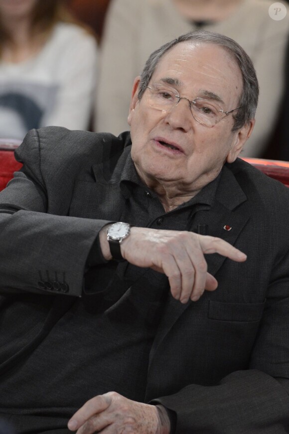 Robert Hossein - Enregistrement de l'émission "Vivement Dimanche" consacrée à Jean-Paul Belmondo à Paris le 10 avril 2013, diffusion le 14 avril.
