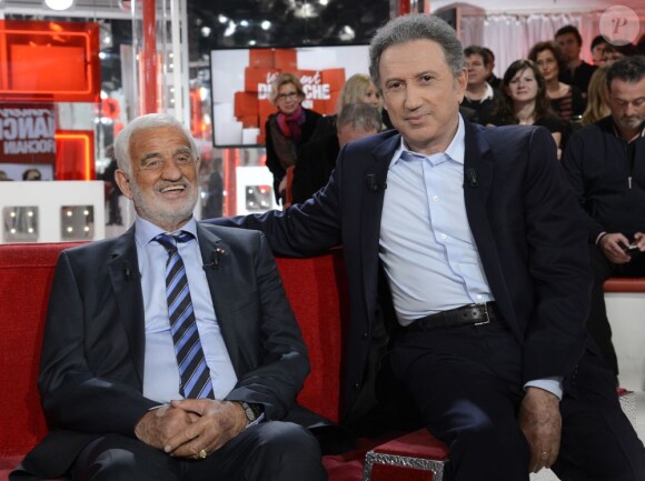 Jean-Paul Belmondo et Michel Drucker - Enregistrement de l'émission "Vivement Dimanche" consacrée à Jean-Paul Belmondo à Paris le 10 avril 2013, diffusion le 14 avril.