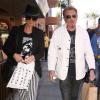 Johnny et sa femme Laeticia en balade à Beverly Hills, le 9 avril 2013.