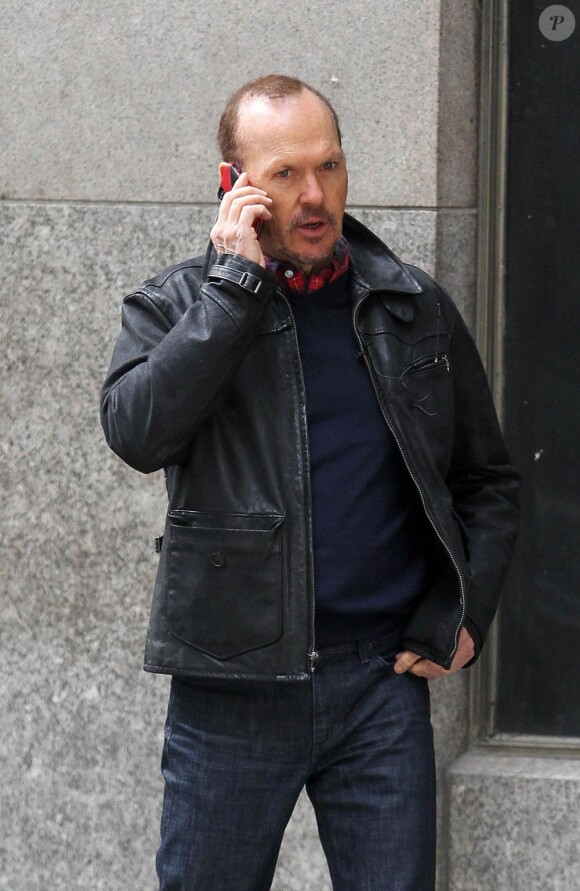 Michael Keaton, ici sur le tournage de Birdman d'Alejandro Gonzalez Inarritu dans le Midtown Manhattan, New York, le 1er avril 2013, se frottera bientôt à la justice.