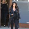 Kim Kardashian, enceinte, dans les rues de West Hollywood, le 9 avril 2013. La future maman avait une pochette Lanvin.