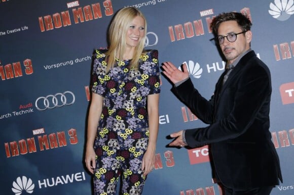 Robert Downey Jr. et Gwyneth Paltrow au photocall de l'avant-première parisienne d'Iron Man 3 au Grand Rex le 14 avril 2013.