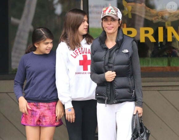 Exclusif - Lisa Rinna et ses filles Delilah et Amelia à Beverly Hills, le 14 avril 2013.
