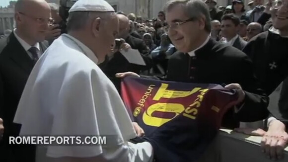 Lionel Messi : Fier du pape François, il lui offre son maillot dédicacé