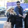 Jessica Simpson, enceinte, se rend chez sa mère Tina avec son fiancé Eric Johnson et leur fille Maxwell, avant d'aller faire du shopping à Los Angeles, le 17 avril 2013.