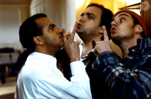 Bernard Campan, Pascal Légitimus et Didier Bourdon, la troupe des Inconnus dans le film Les Trois Frères, sorti en 1995.