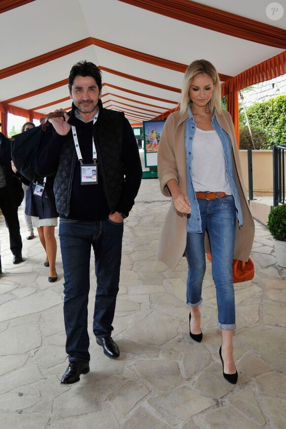 Adriana Karembeu et son amoureux André Ohanian assistaient le 20 avril 2013 aux demi-finales du Rolex Masters 1000 de Monte-Carlo, opposant Nadal à Tsonga et Djokovic à Fognini.