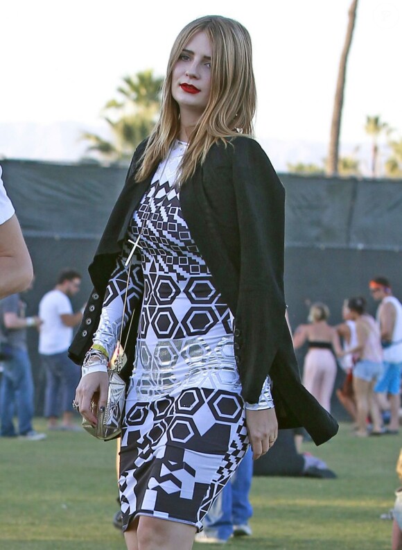 Mischa Barton assez boudinée au festival de musique de Coachella, le 19 avril 2013