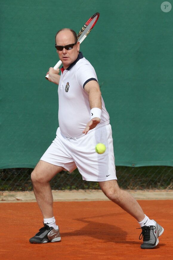 Le prince Albert II de Monaco disputait le 21 avril 2013 un match exhibition au tournoi de Monte-Carlo, avec Arnaud Boetch, Patrick Poivre d'Arvor, Ilie Nastase et Guy Forget, quelques heures avant la finale Djokovic-Nadal.