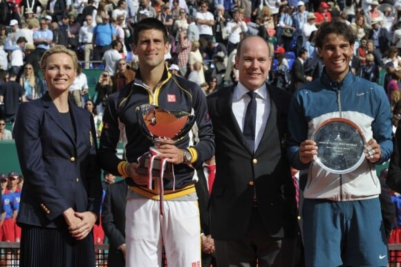 Le prince Albert et la princesse Charlene de Monaco assistaient le 21 avril 2013 à la finale du Rolex Masters de Monte-Carlo opposant Rafael Nadal et Novak Djokovic. Victorieux, le Serbe a eu droit à une chaleureuse étreinte de Charlene et s'est vu remettre le trophée du tournoi par le prince Albert.