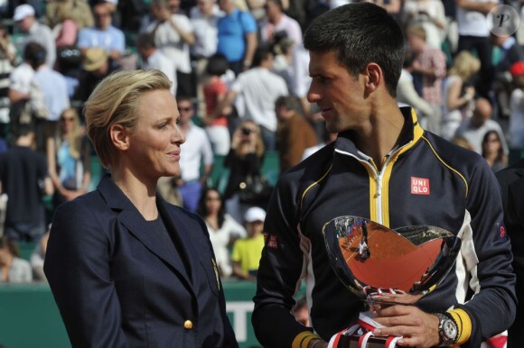Le prince Albert et la princesse Charlene de Monaco assistaient le 21 avril 2013 à la finale du Rolex Masters de Monte-Carlo opposant Rafael Nadal et Novak Djokovic. Victorieux, le Serbe a eu droit à une chaleureuse étreinte de Charlene et s'est vu remettre le trophée du tournoi par le prince Albert.