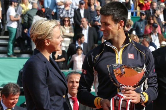 Le prince Albert et la princesse Charlene de Monaco assistaient le 21 avril 2013 à la finale du Rolex Masters de Monte-Carlo opposant Rafael Nadal et Novak Djokovic. Victorieux, le Serbe a eu droit à une chaleureuse étreinte de Charlene et s'est vu remettre le trophée du tournoi par le prince Albert.