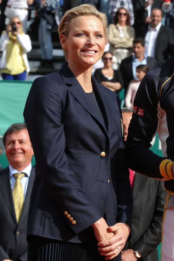 Le prince Albert et la princesse Charlene de Monaco assistaient le 21 avril 2013 à la finale du Rolex Masters de Monte-Carlo opposant Rafael Nadal et Novak Djokovic. Victorieux, le Serbe a eu droit à une chaleureuse étreinte de Charlene et s'est vu remettre le trophée du tournoi par le prince Albert.