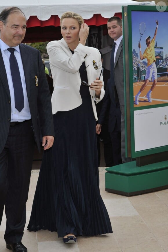 Le prince Albert et la princesse Charlene de Monaco assistaient le 21 avril 2013 à la finale du Rolex Masters de Monte-Carlo opposant Rafael Nadal et Novak Djokovic. Victorieux, le Serbe a eu droit à une chaleureuse étreinte de Charlene et s'est vu remettre le trophée du tournoi par le prince Albert.
