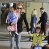 Nicole Kidman et ses deux filles Sunday et Faith, à Los Angeles, le 22 juin 2012.
