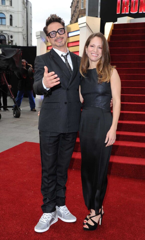 Robert Downey Jr et sa femme Susan lors de la présentation à Londres du film Iron Man 3 le 18 avril 2013