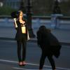 Sylvie van der Vaart lors d'un shooting lingerie pour Hunkemöller sur le pont Alexandre III à Paris le 23 avril 2013