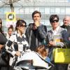 Kourtney Kardashian, son conjoint Scott Disick, leurs deux enfants Mason et Penelope et sa mère Kris Jenner arrivent à l'aérport d'Heathrow à Londres. Le 24 avril 2013.