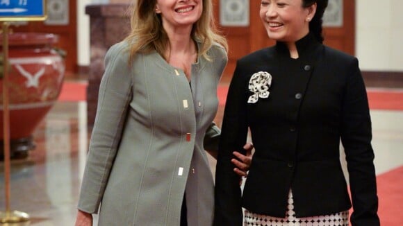 Valérie Trierweiler et Peng Liyuan : Premières dames complices et chic en Chine
