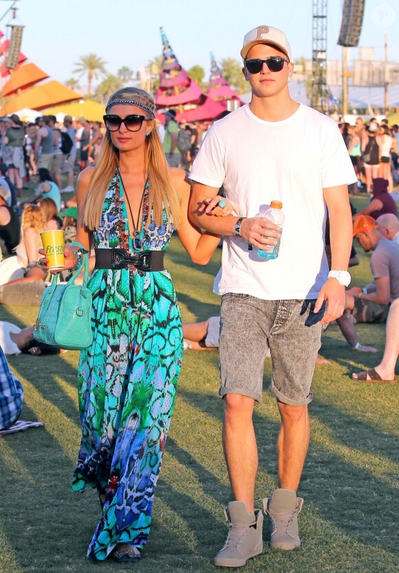 Paris Hilton et River Viiperi à Coachella, le 19 avril 2013.