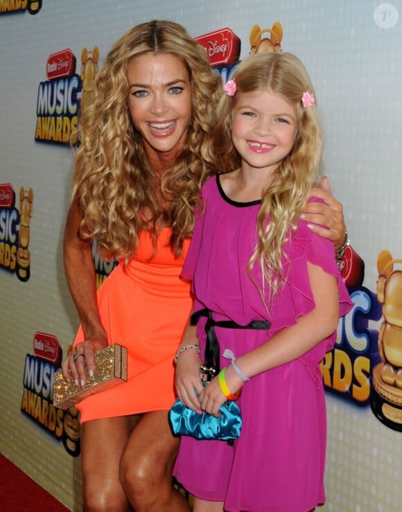 Denise Richards et sa fille Lola Rose Sheen lors des Radio Disney Music Awards 2013, à Los Angeles, le samedi 27 avril 2013.