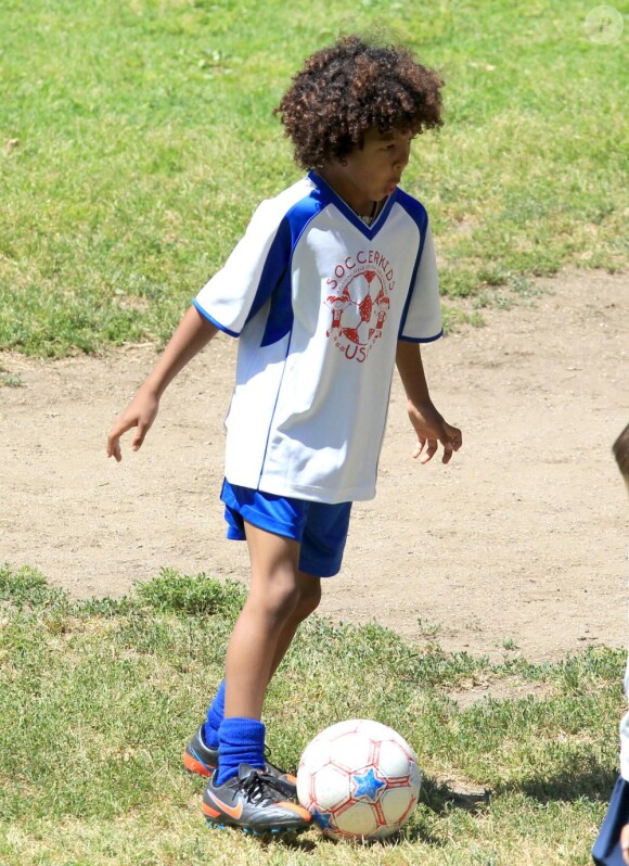 Johan, 6 ans, joue le Lionel Messi pendant son match de foot. Los Angeles, le 27 avril 2013.
