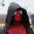 Andrew Garfield dans son costume sur le tournage de The Amazing Spider-Man 2 à New York le 28 avril 2013.
