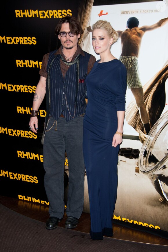 Johnny Depp et Amber Heard à Paris pour l'avant-première du film Thum Express le 8 novembre 2011