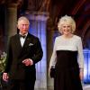 Le prince Charles et Camilla Parker-Bowles arrivant au dîner d'adieu de la reine Beatrix des Pays-Bas, à Amsterdam, le 29 avril 2013