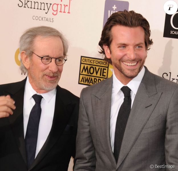 Bradley Cooper : Sniper Et Héros National Pour Steven Spielberg ...