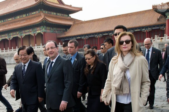 Valérie Trierweiler et François Hollande visite la cité interdite à Pékin, le 26 avri 2013. 