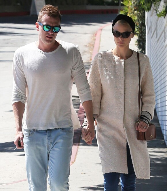 Jaime King et son mari Kyle Newman se promènent à West Hollywood, le 9 avril 2013.