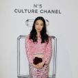 Yi Zhou à l'exposition "N°5 Culture Chanel" au Palais de Tokyo à Paris le 3 mai 2013. L'exposition "N°5 Culture Chanel" retrace l'histoire et les secrets, jusqu'alors bien gardés, du mythique parfum de la maison Chanel.