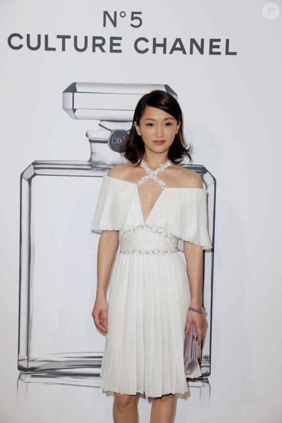 Zhou Xun à l'exposition "N°5 Culture Chanel" au Palais de Tokyo à Paris le 3 mai 2013. L'exposition "N°5 Culture Chanel" retrace l'histoire et les secrets, jusqu'alors bien gardés, du mythique parfum de la maison Chanel.