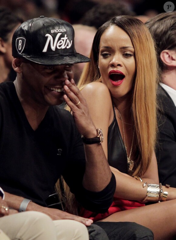 La superstar de la pop Rihanna assistant à un match de NBA, le samedi 4 mai 2013.