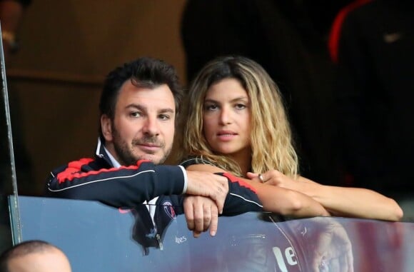 Le couple Michaël Youn et Isabelle Funaro lors de la 35e journée du championnat de France de football, au Parc des Princes, entre le PSG et Valenciennes (1-1), à Paris le 5 mai 2013.