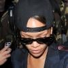 Rihanna quitte son hôtel à New York, le 5 mai 2013.