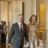 La princesse Mathilde de Belgique remettait, épaulée par son époux le prince Philippe le 3 mai 2013 au palais Laeken, à Bruxelles, le Prix Princesse Mathilde 2013, dédié au rôle du père dans la famille.