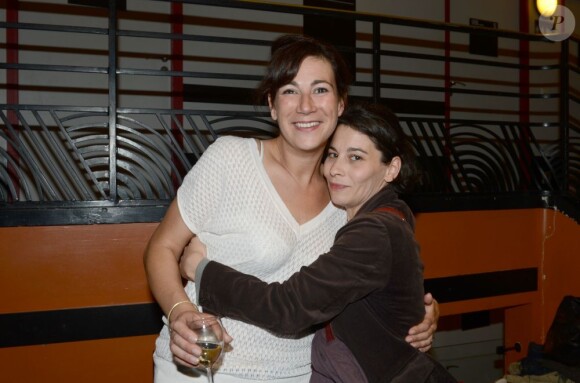Exclusif : Virginie Hocq avec Cécile Rebboah, sa partenaire dans le film La Liste de mes envies, qu'elle a invitée pour son spectacle à l'Olympia le 3 mai 2013 "Pas d'inquiétude"